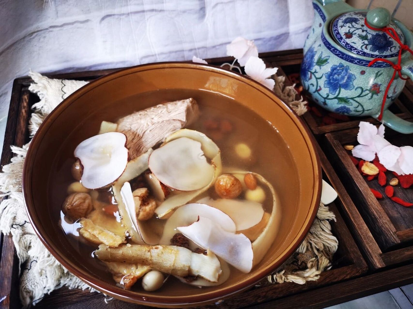 鱷魚肉止咳潤肺湯 76157615冬季潤心肺煲什麼湯71試一下用