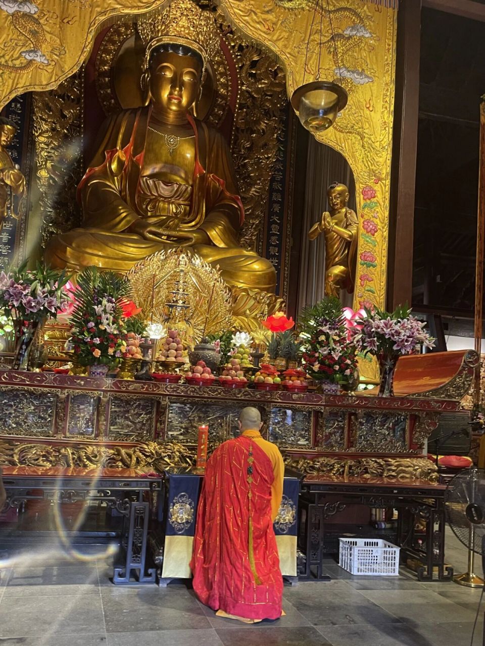 普陀山法雨寺 普陀山法雨禅寺聆听深沉而悠远的钟声,仰望庄严而神圣的