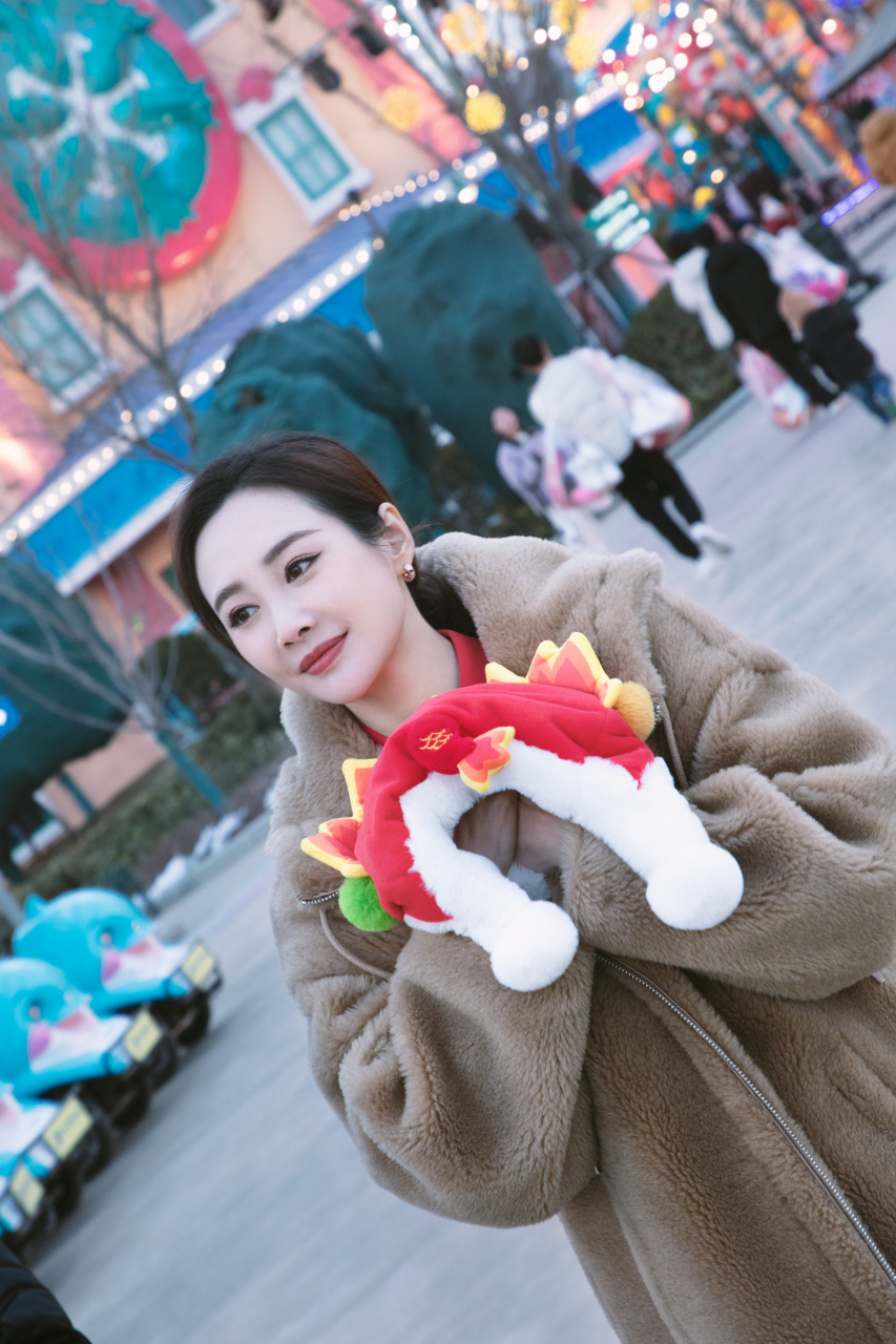 李纯超话 今日份下班图96,猜猜小李干嘛去了