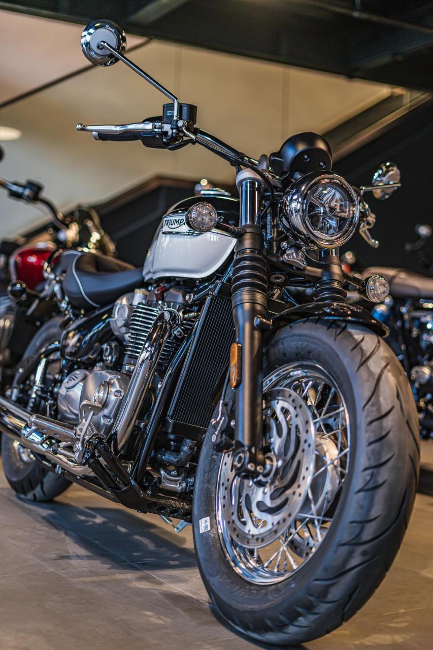 纯正英式复古巡航的代表 精致 优雅 无与伦比的驾驶感受 纵享丝滑关注