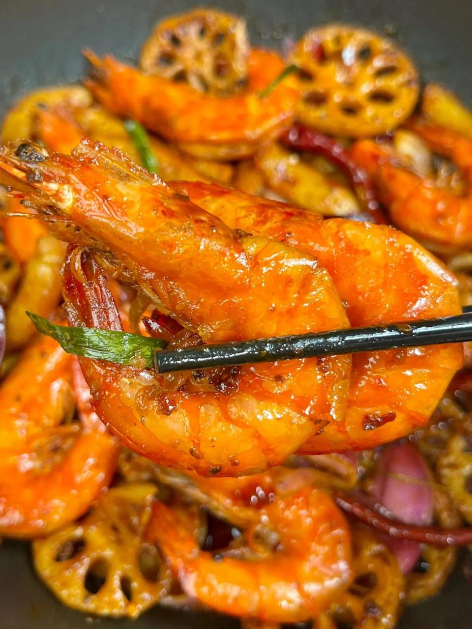 百吃不腻的香辣干锅虾,嘎嘎香,一锅不够炫!