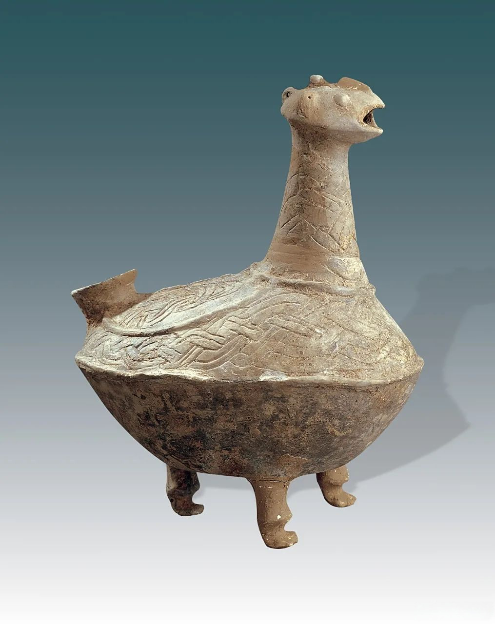 三足鸟形陶盉 崧泽文化(距今约5800—5300年) 1996年浙江海盐西塘桥