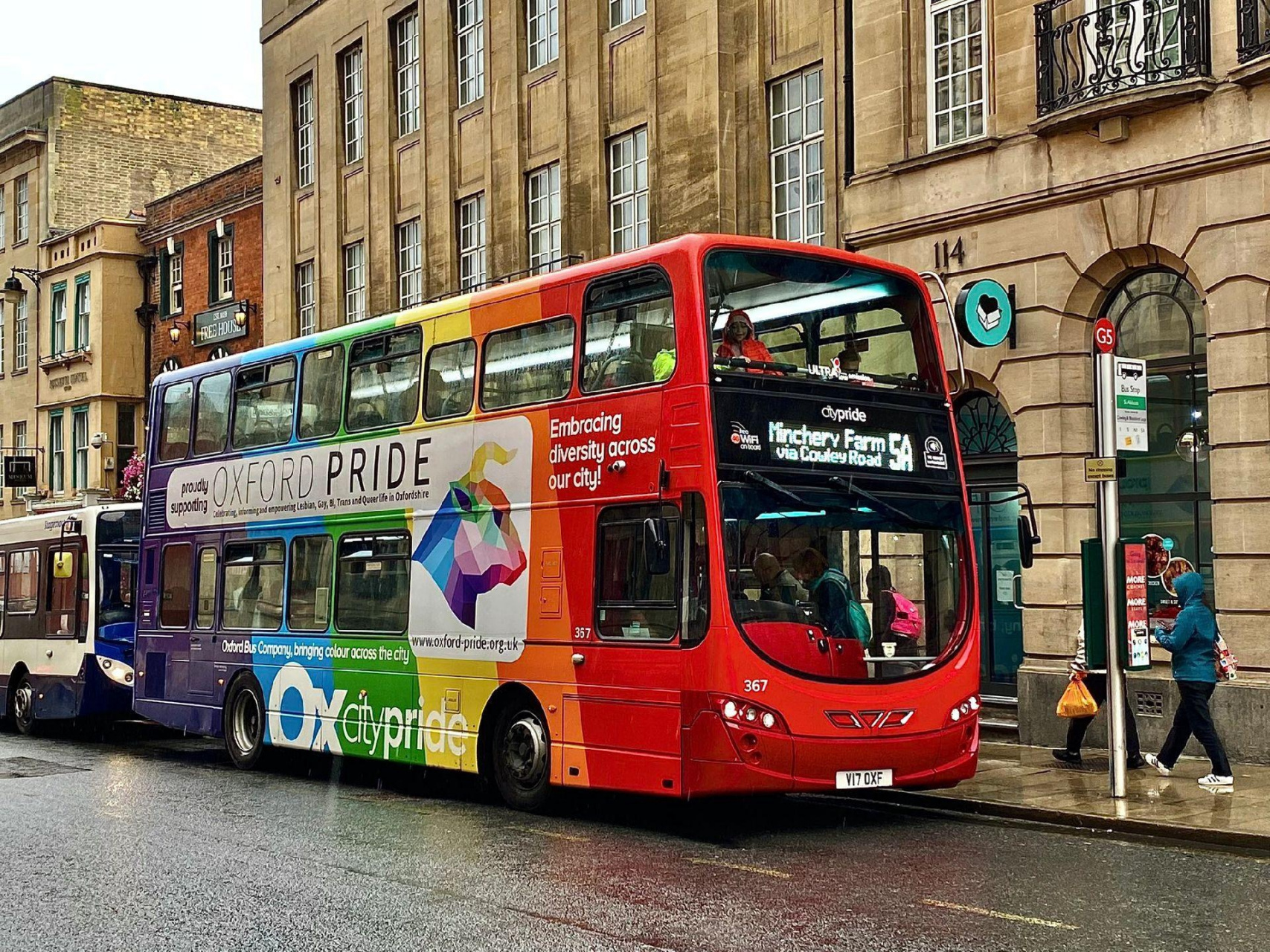 英国adl双层巴士