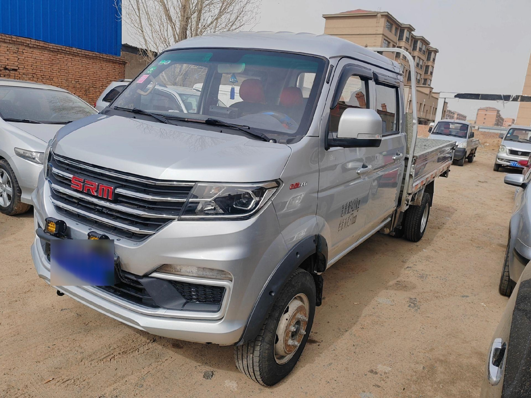 0汽油 3米车厢 双轮6条新新的轮胎 车况好,空调助力,加热座椅