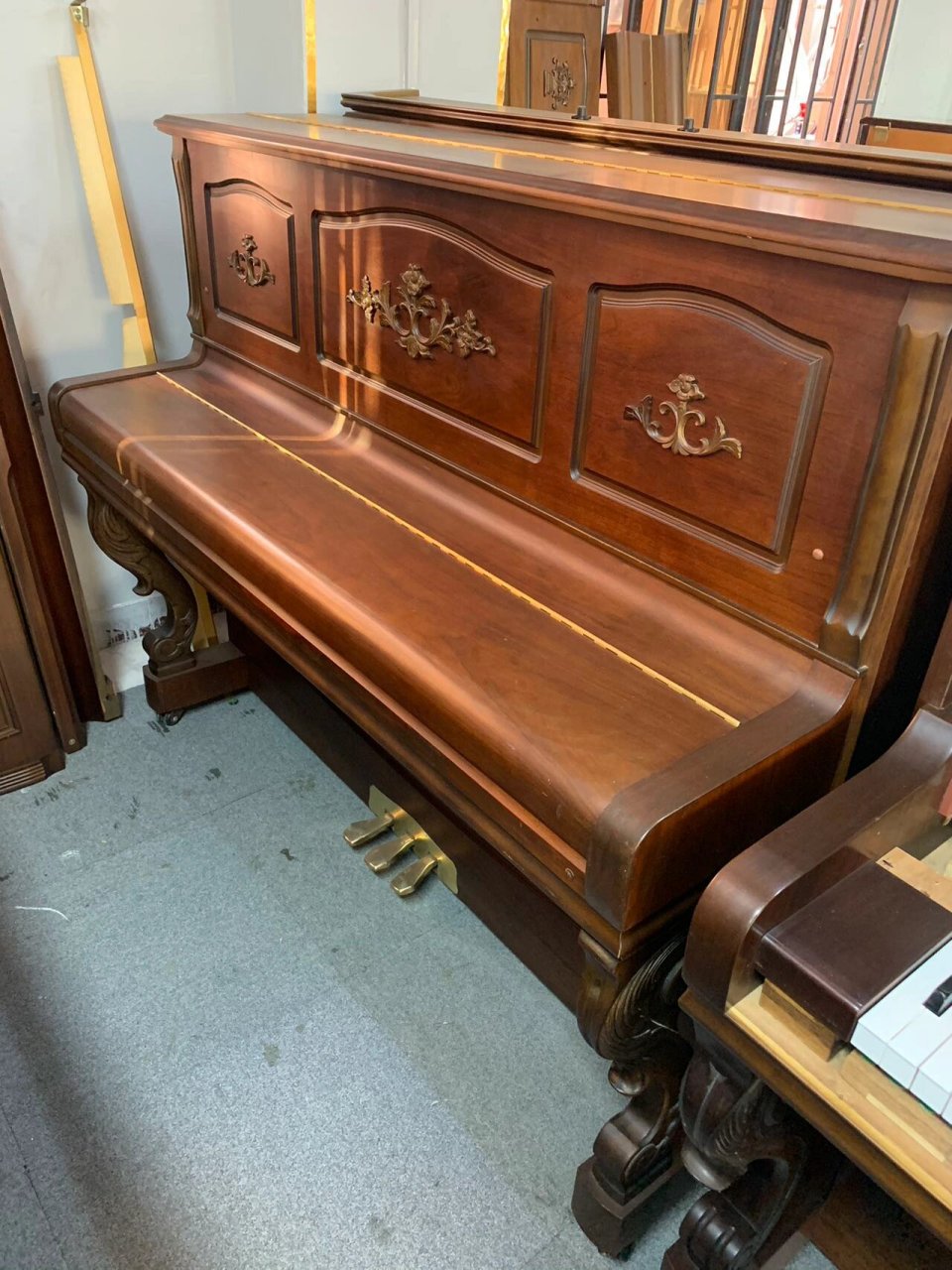 95新进口英昌u121钢琴6500元出售 原装进口英昌钢琴,型号:u121,9.