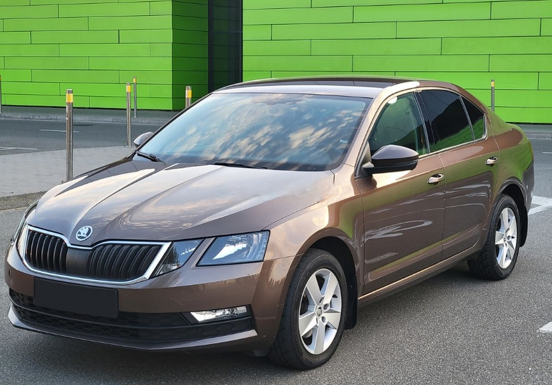 56万美元~~~那么问题来了:咱们这明锐1.4t自动挡新车折合美元得多少钱