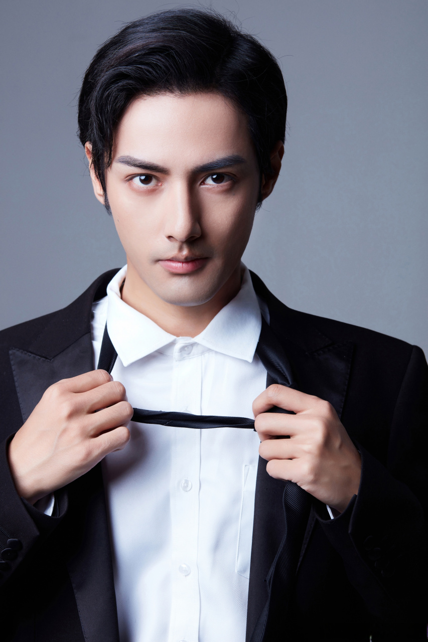 520快乐   祝大家拥有爱情  而我拥有财富[嘻嘻] #潘子剑