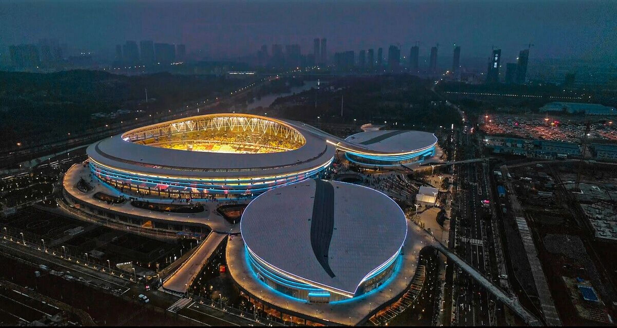 座位离舞台近一些,效果应该会好一点,期待开票 	 附:武汉五环体育中心