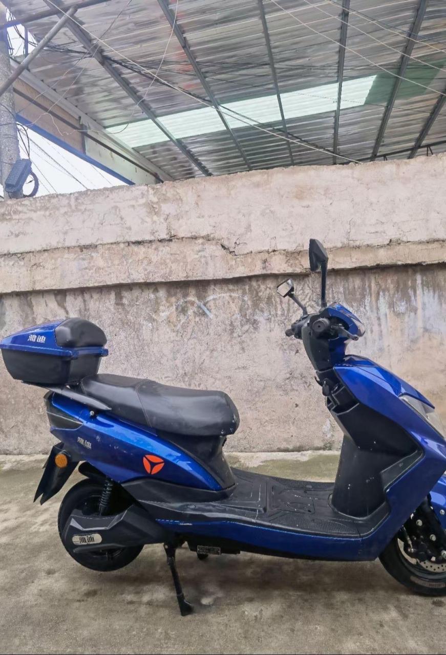 雅迪锐战2动力版,6个原装雅迪专用电池,动力好