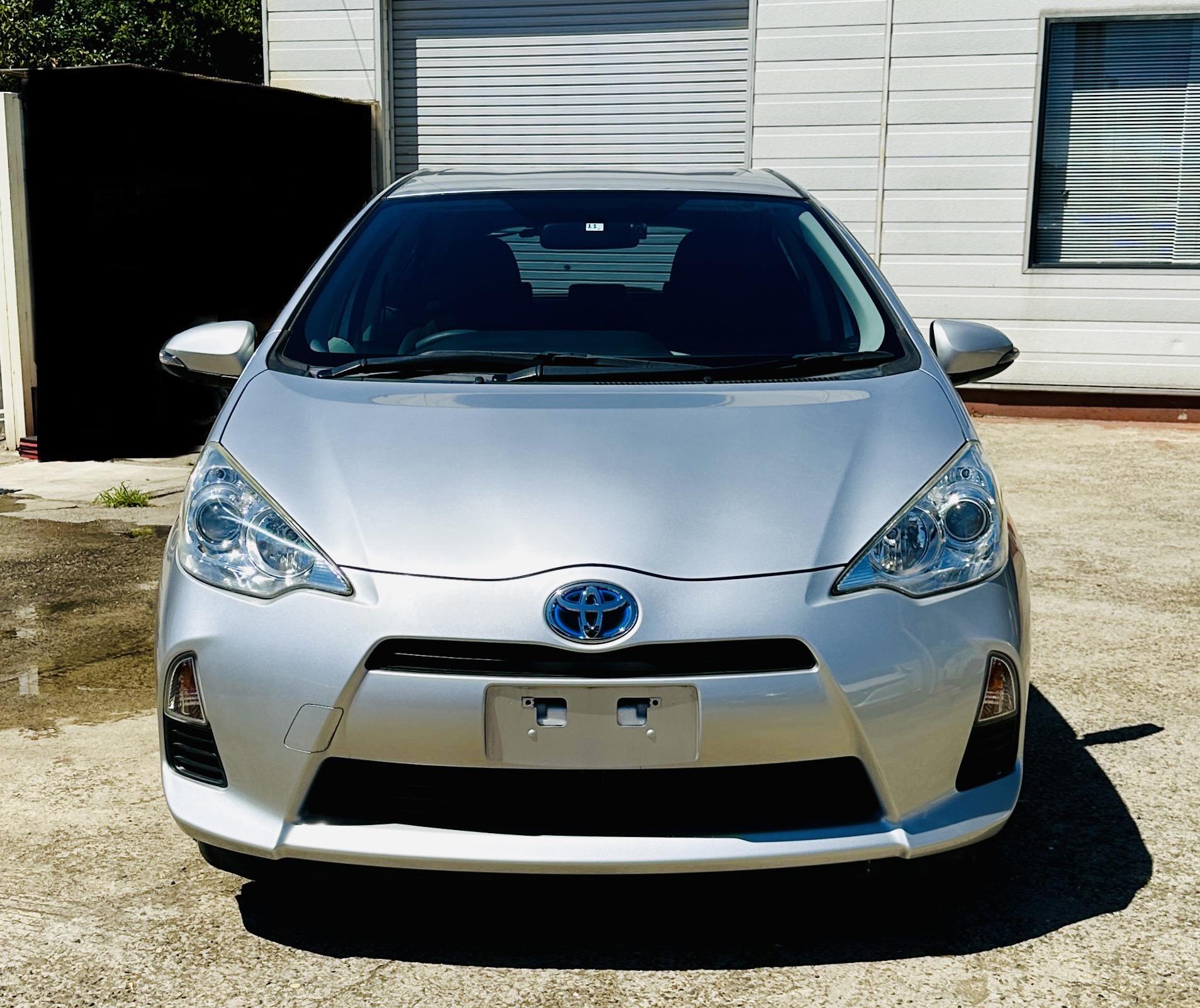 日本|骏腾中古车|丰田aqua 油电混动