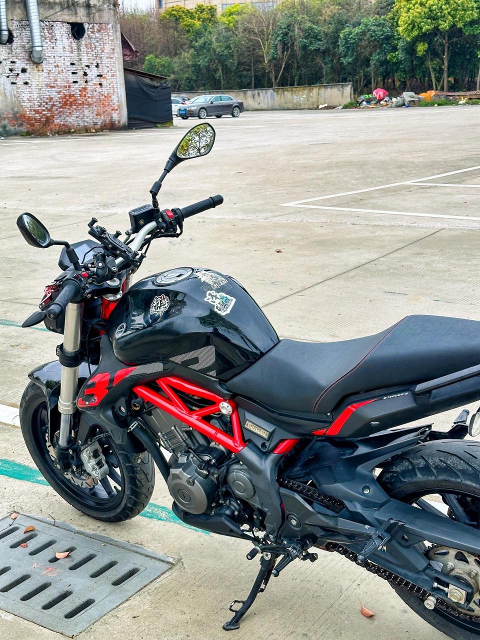 贝纳利302s  19年安全行驶一万多公里 手续齐全必须过户 现在8800秒杀