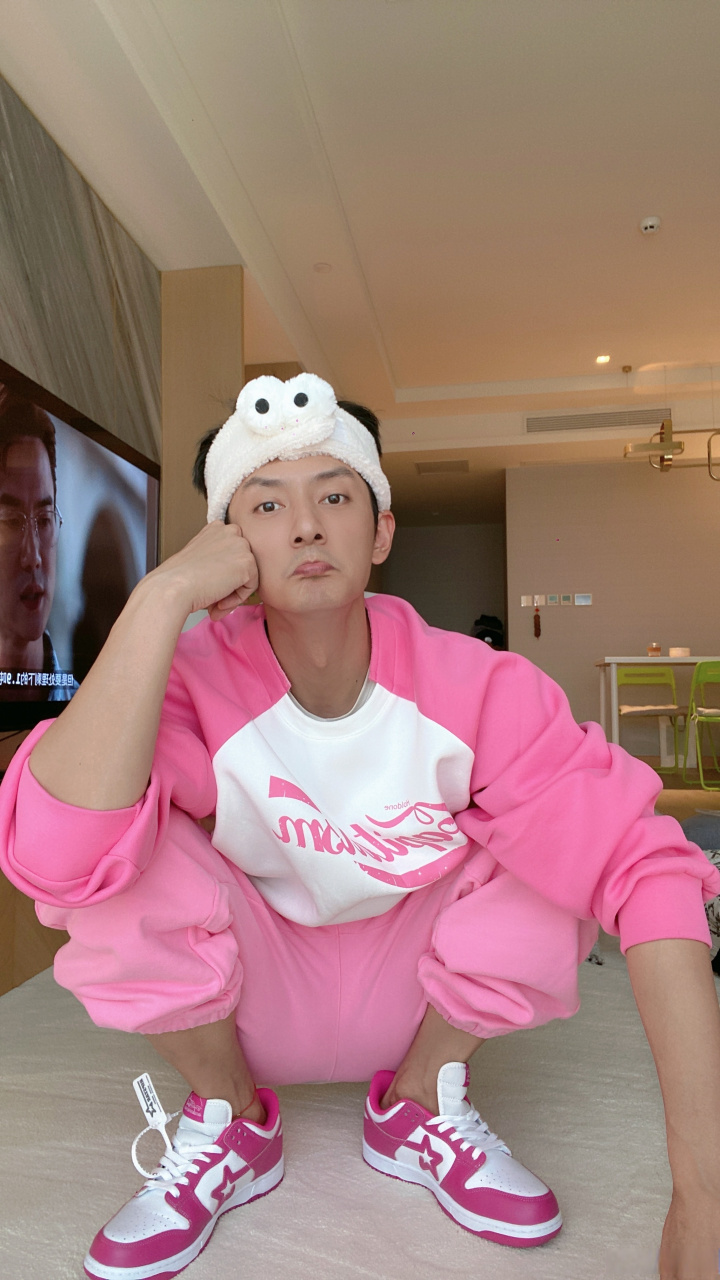 梁大维的行维录##演员的番外#  迷惑行为系列 前段时间好友spy杨天