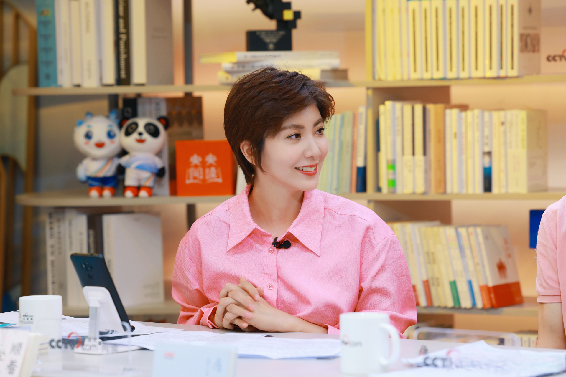 【主持人紫檀】#央视网#  《央央阅读·2023中考作文启示录》 全国