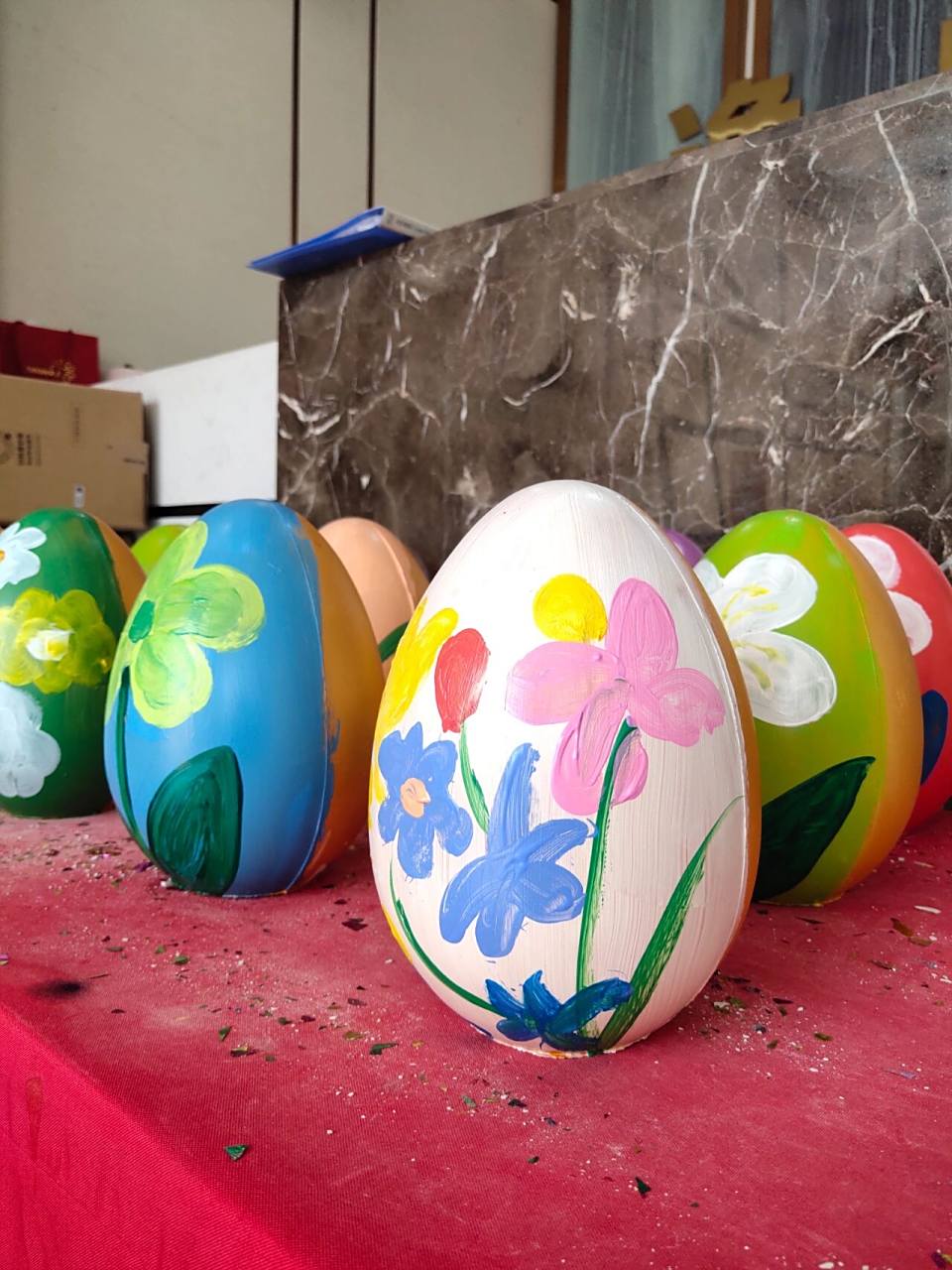 画一组春天主题的金蛋 春天当然是花花草草盛放,绿油油,粉嫩嫩的世界