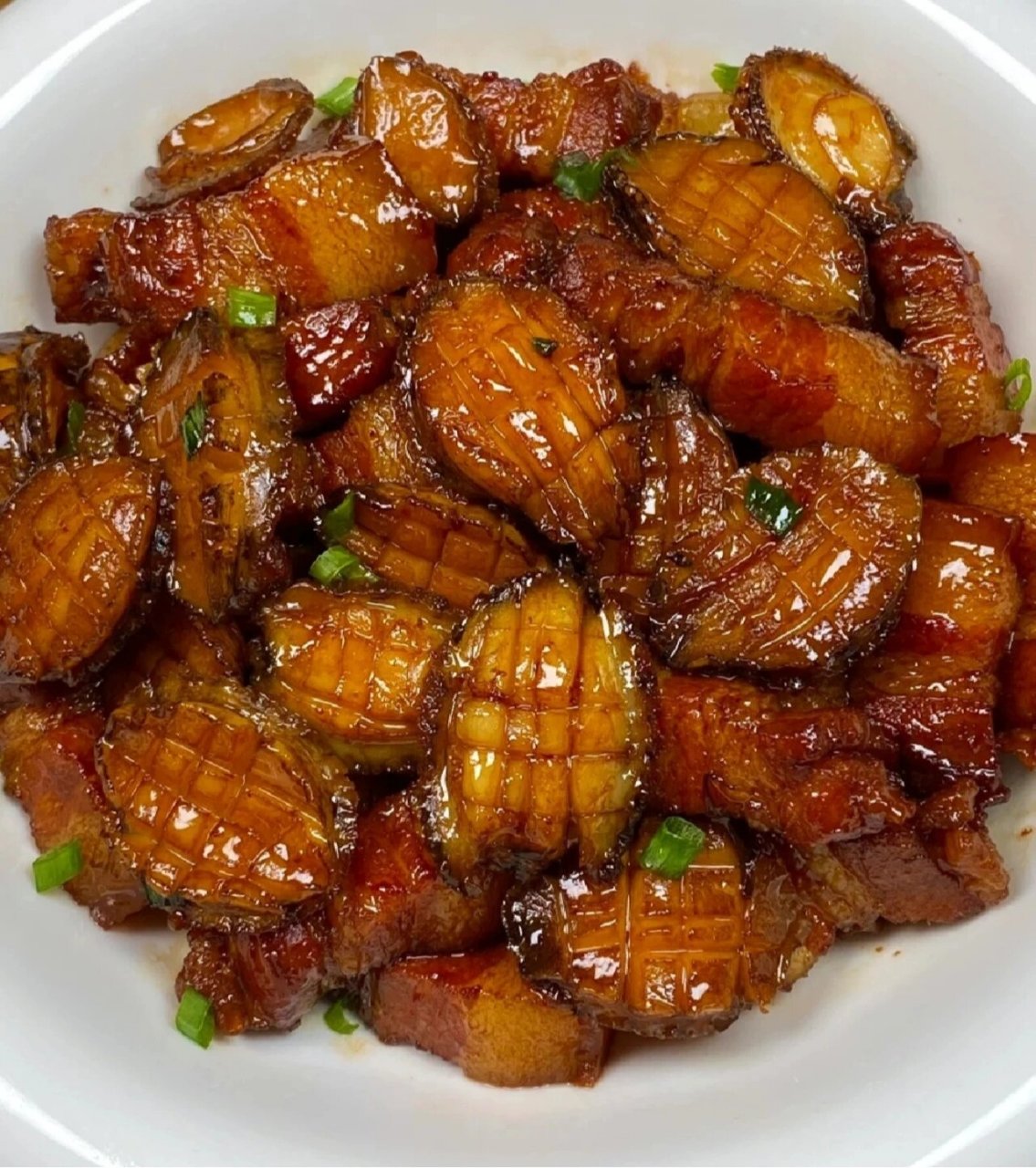 真的巨巨巨香! 年夜饭就安排它吧鲍鱼红烧肉.听着就好好吃哇!