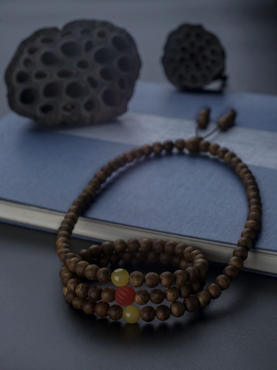 手串,又称为念珠,佛珠,是现代国内非常受欢迎的一种文玩.