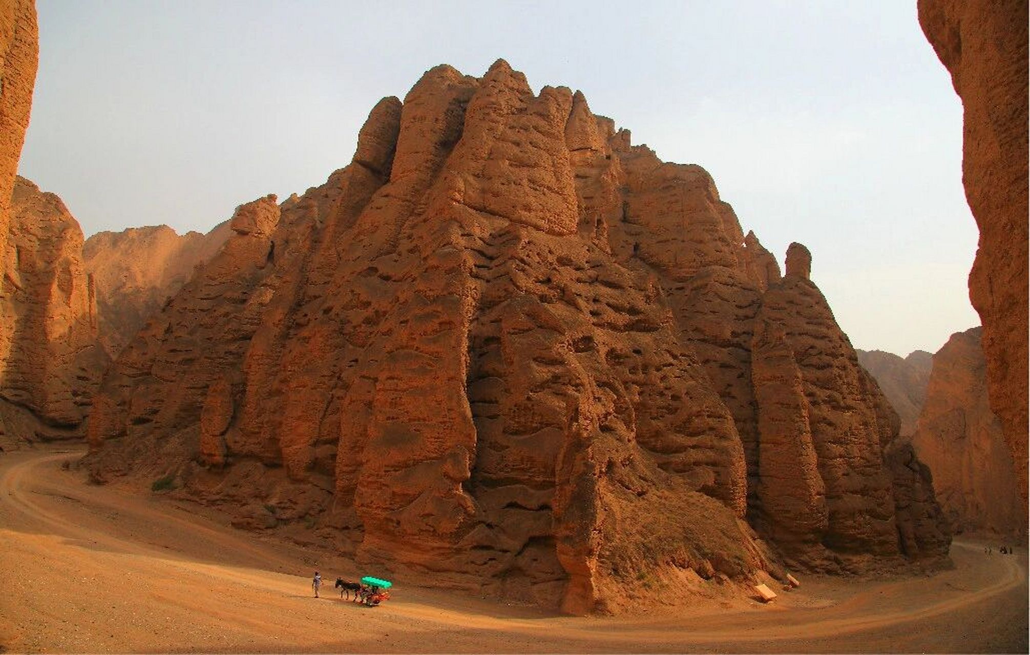 甘肃白银黄河石林最全攻略(收藏) 景泰黄河石林,耸立的石峰,悠悠的