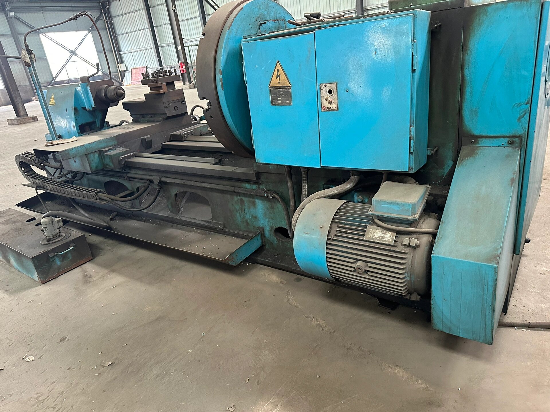 卧式车床出售 安阳车床一台型号61100/1500质量好精度高.