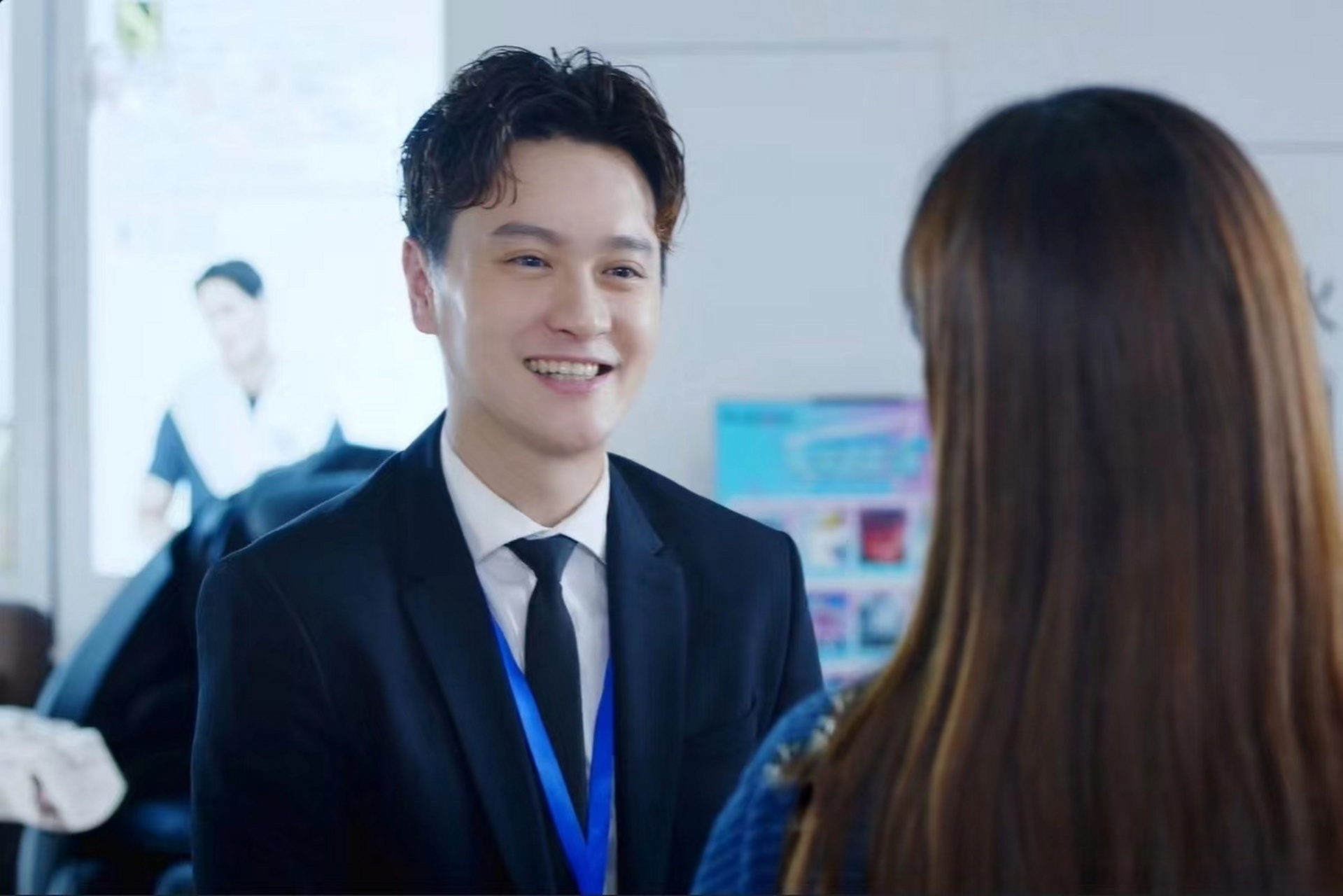 锁定每晚19:30浙江卫视中国蓝剧场 江苏卫视幸福剧场 22点芒果tv 魏大