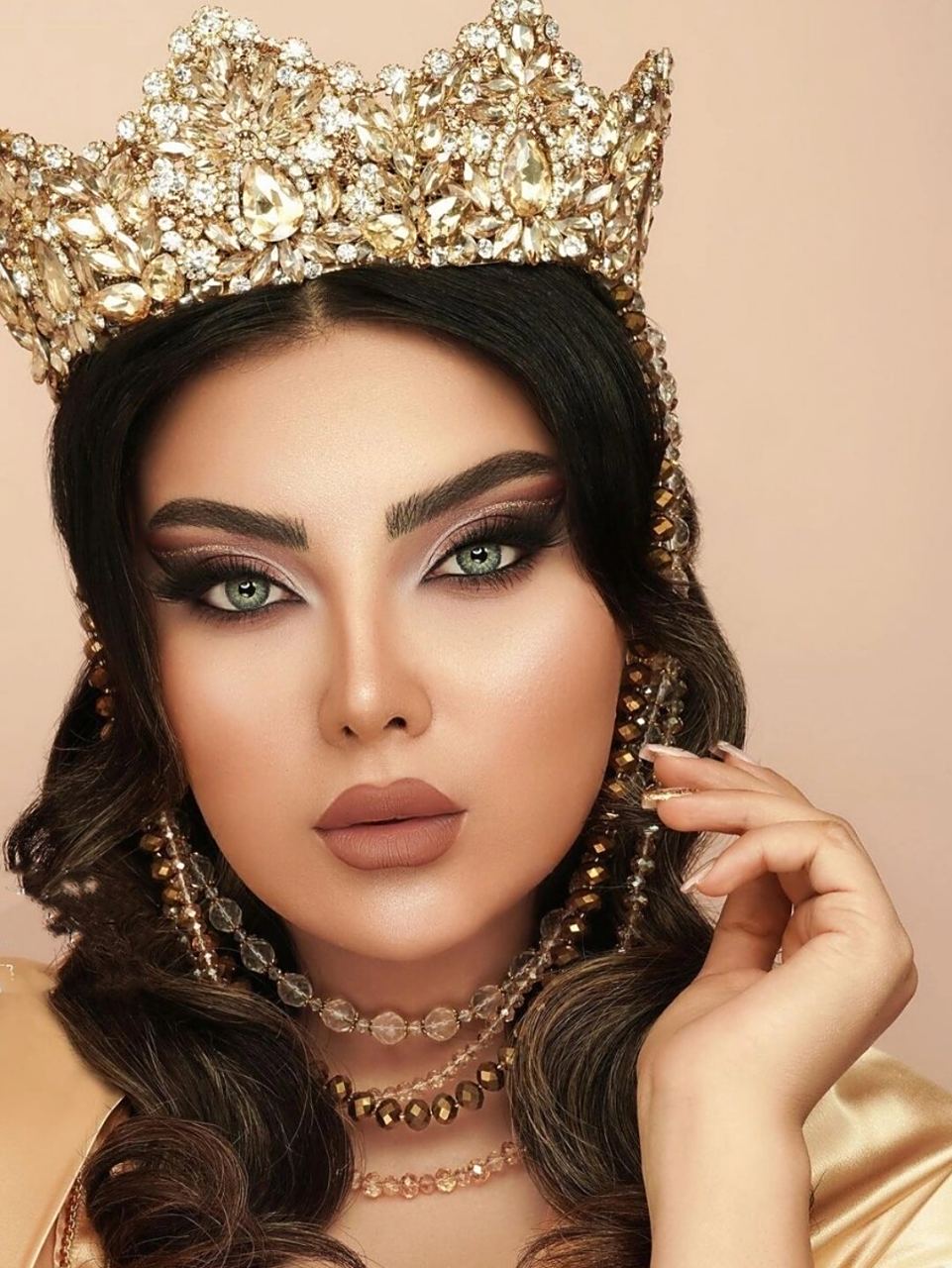 掀开中东女人的面纱 竟隐藏着如此绝色妆容 🙆❤️中东很多国家