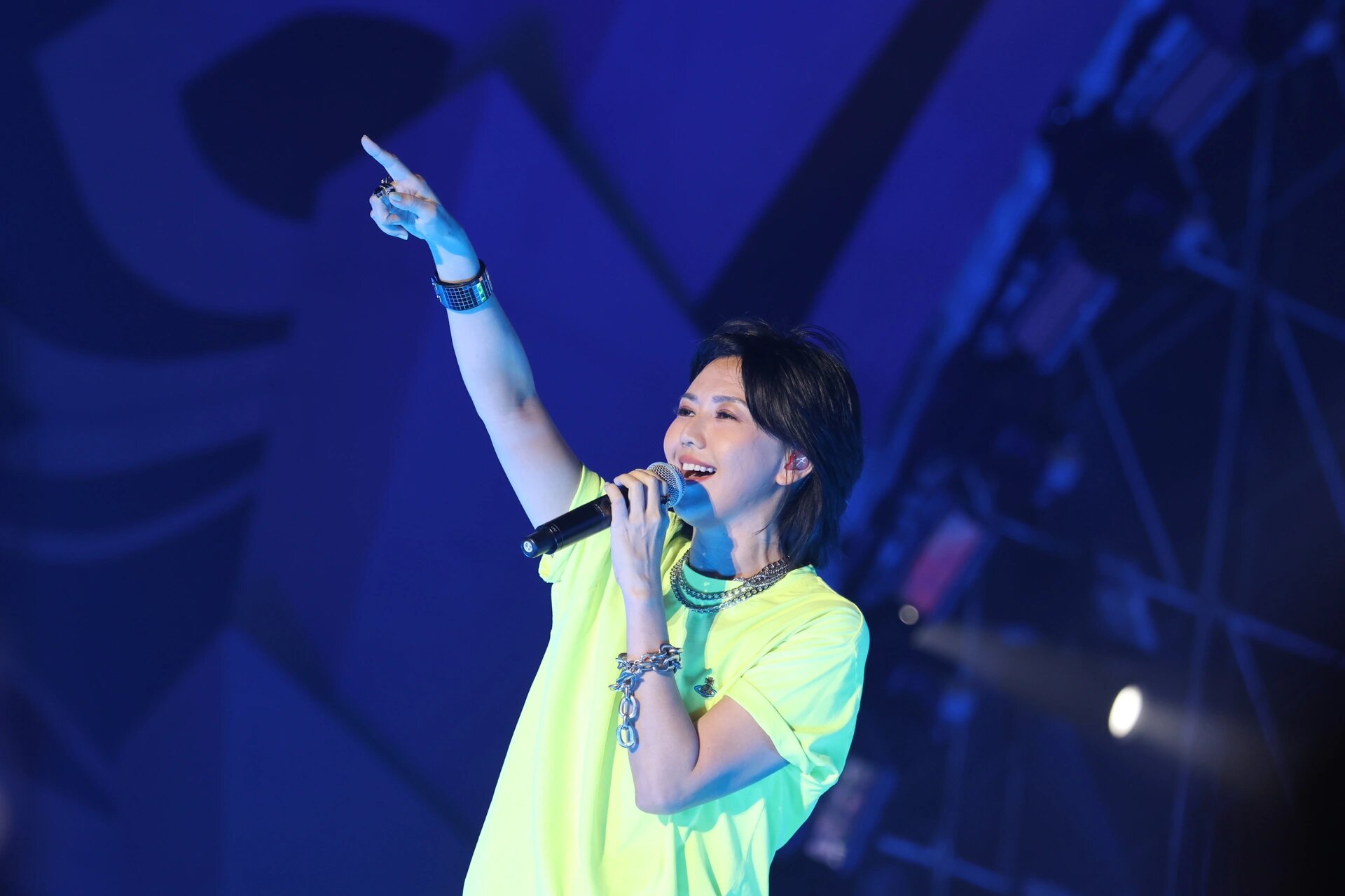 青岛凤凰音乐节孙燕姿 补一下孙老师的照片人美歌美