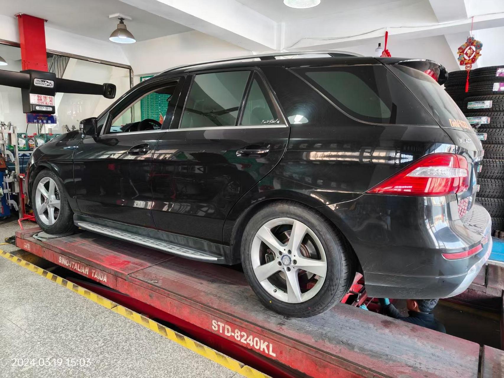 奔驰ml400第二套派驰轮胎更换中,派驰轮胎抓地性能 排水性能 安全性能