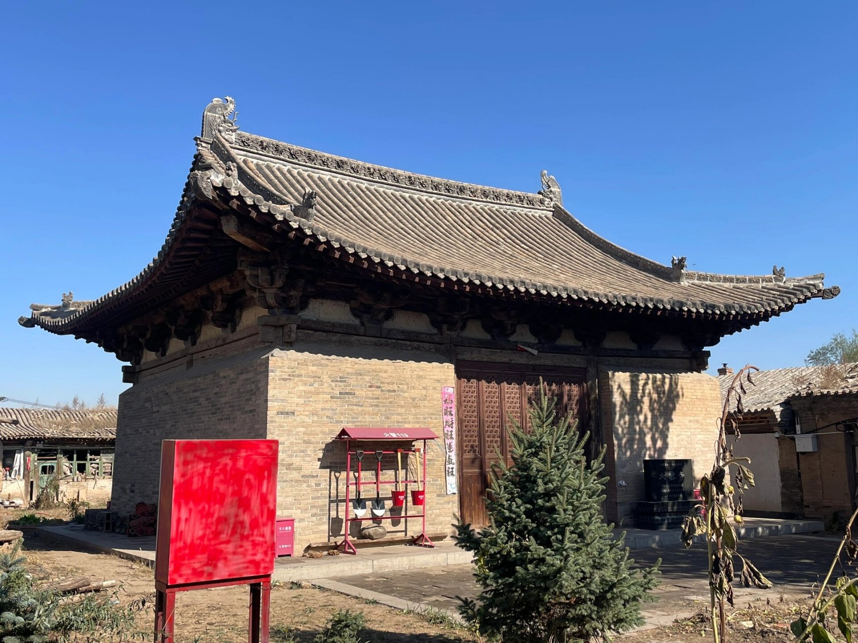 大同浑源县荆庄大云寺 荆庄大云寺(国五)位于浑源县东坊城乡荆庄村.