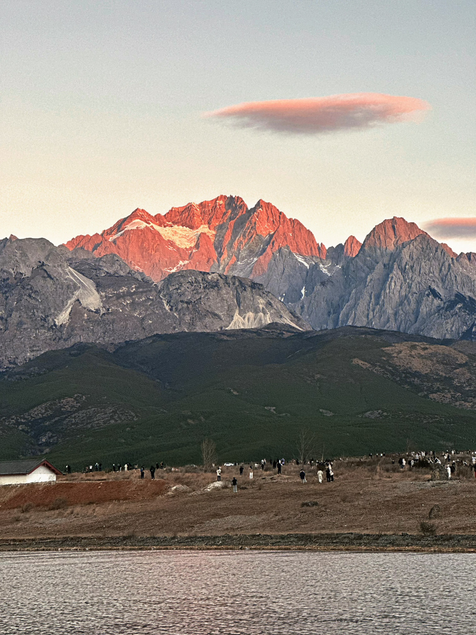 1日丽江东巴谷日照金山,绝美!