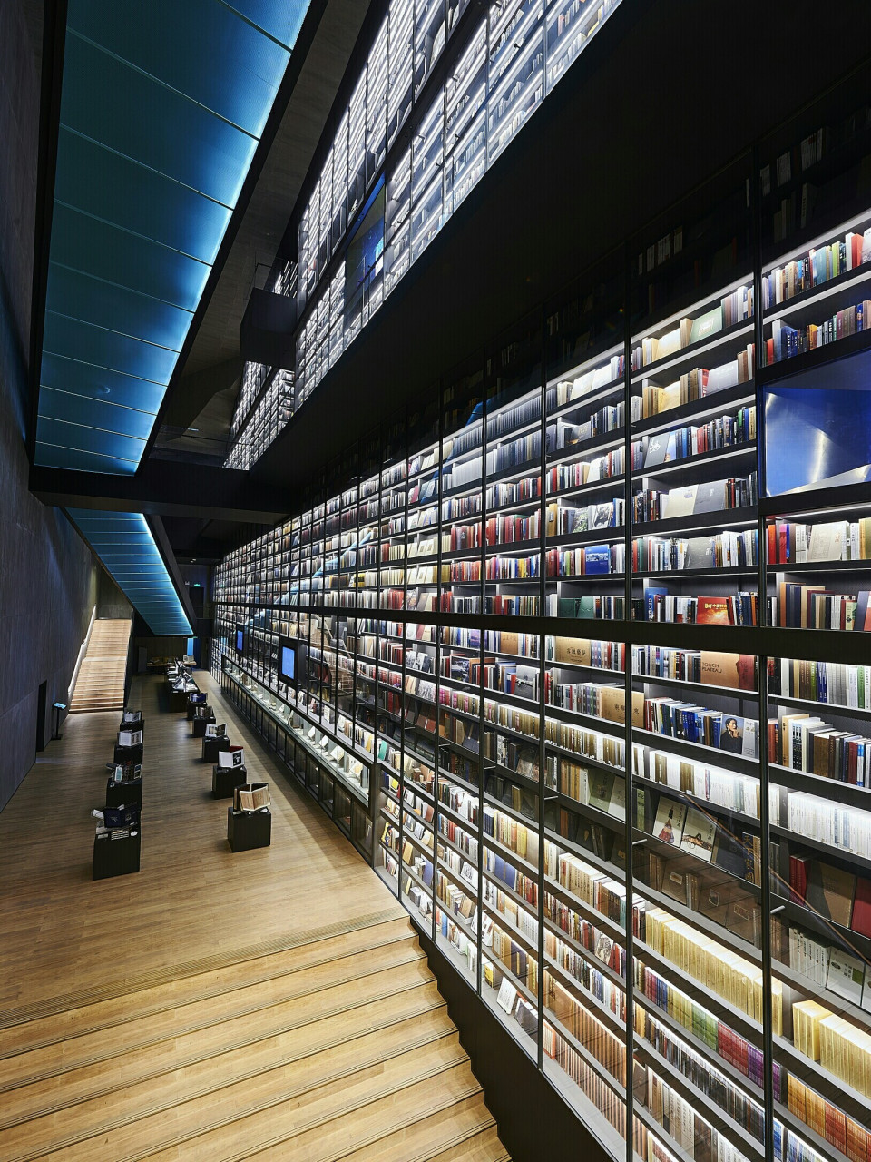 雅昌艺术中心,藏富于美艺 雅昌(深圳)艺术中心,是全球首创的整合艺术