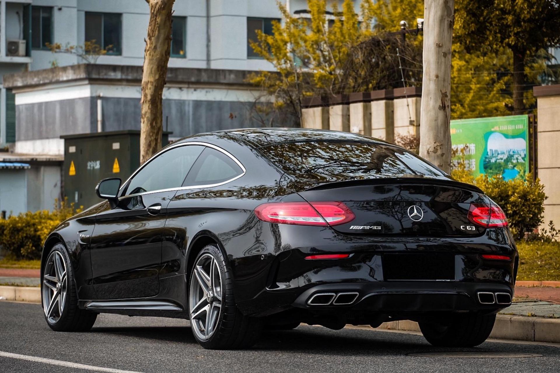 奔驰c63双门coupe  4.0t大v8