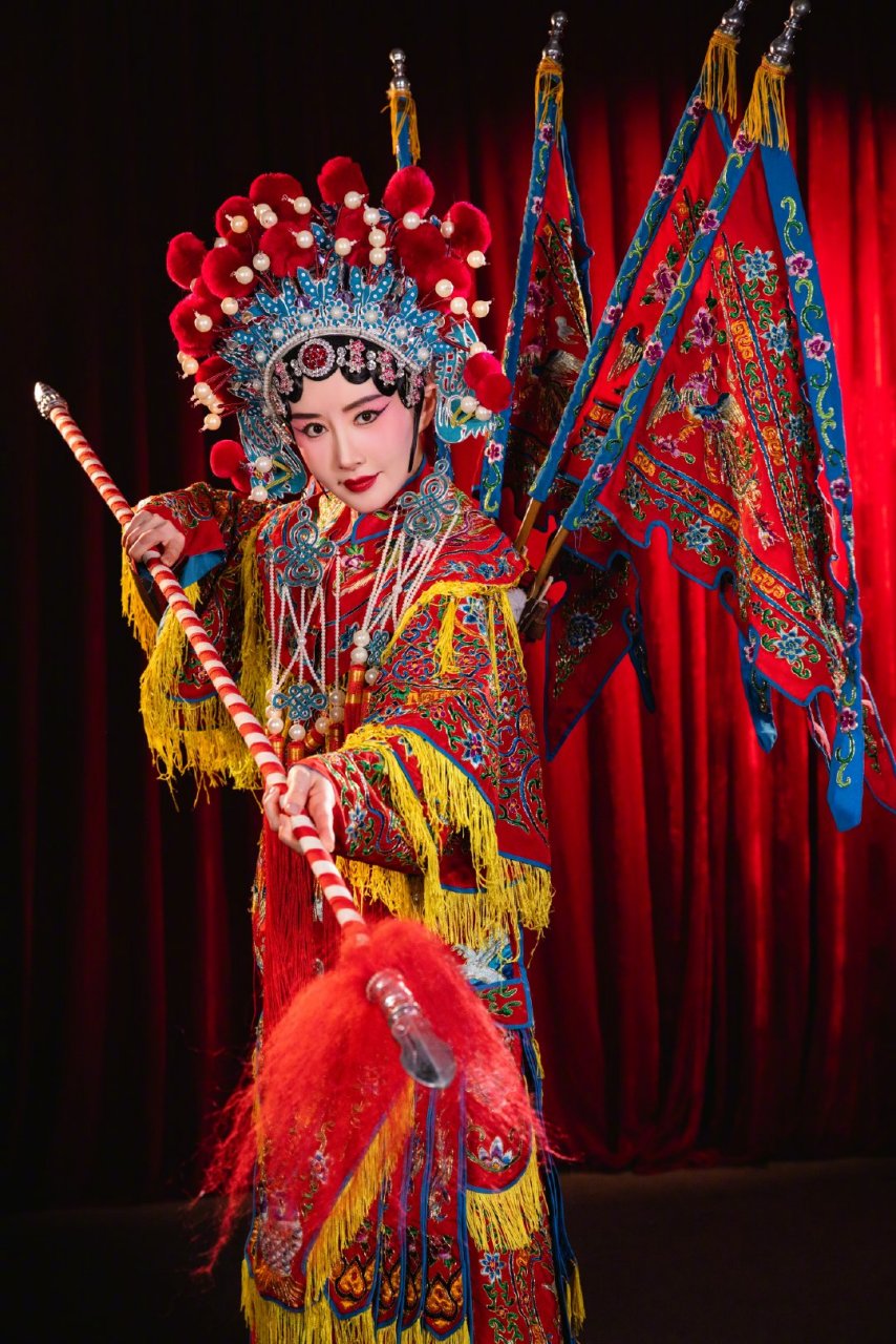 我觉得我可以出道了,化妆师畅姐出道 第一次扮戏曲造型,是我自己化的