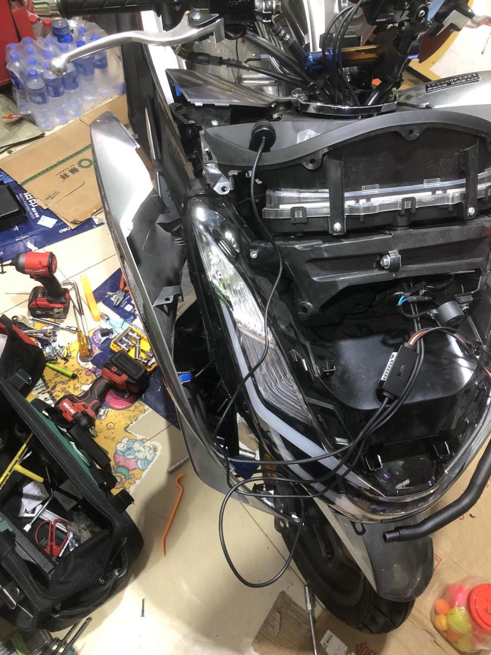 pcx160安装行车记录仪.