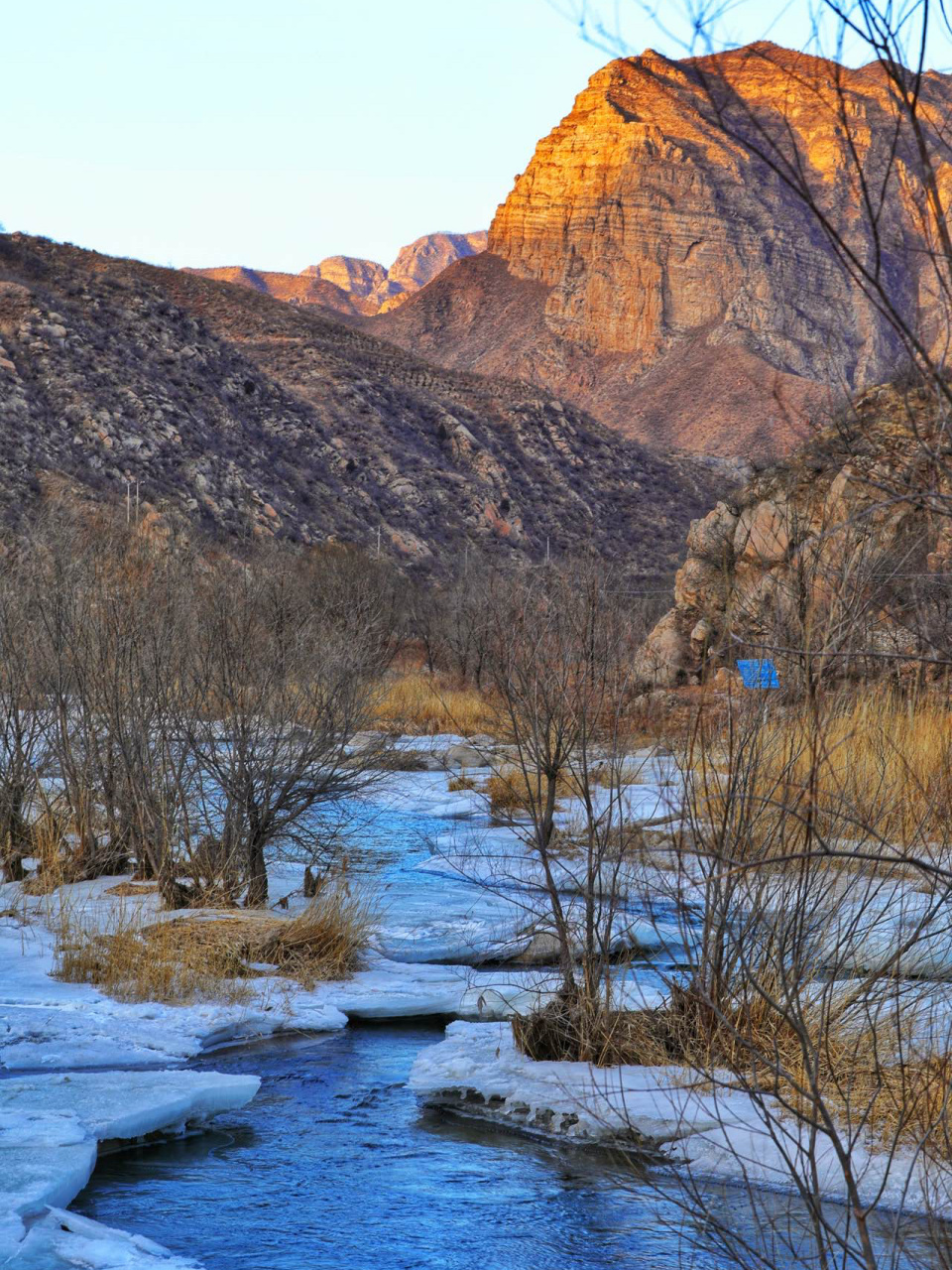幽州大峡谷～官厅月亮岛自驾穿越   景色很壮观
