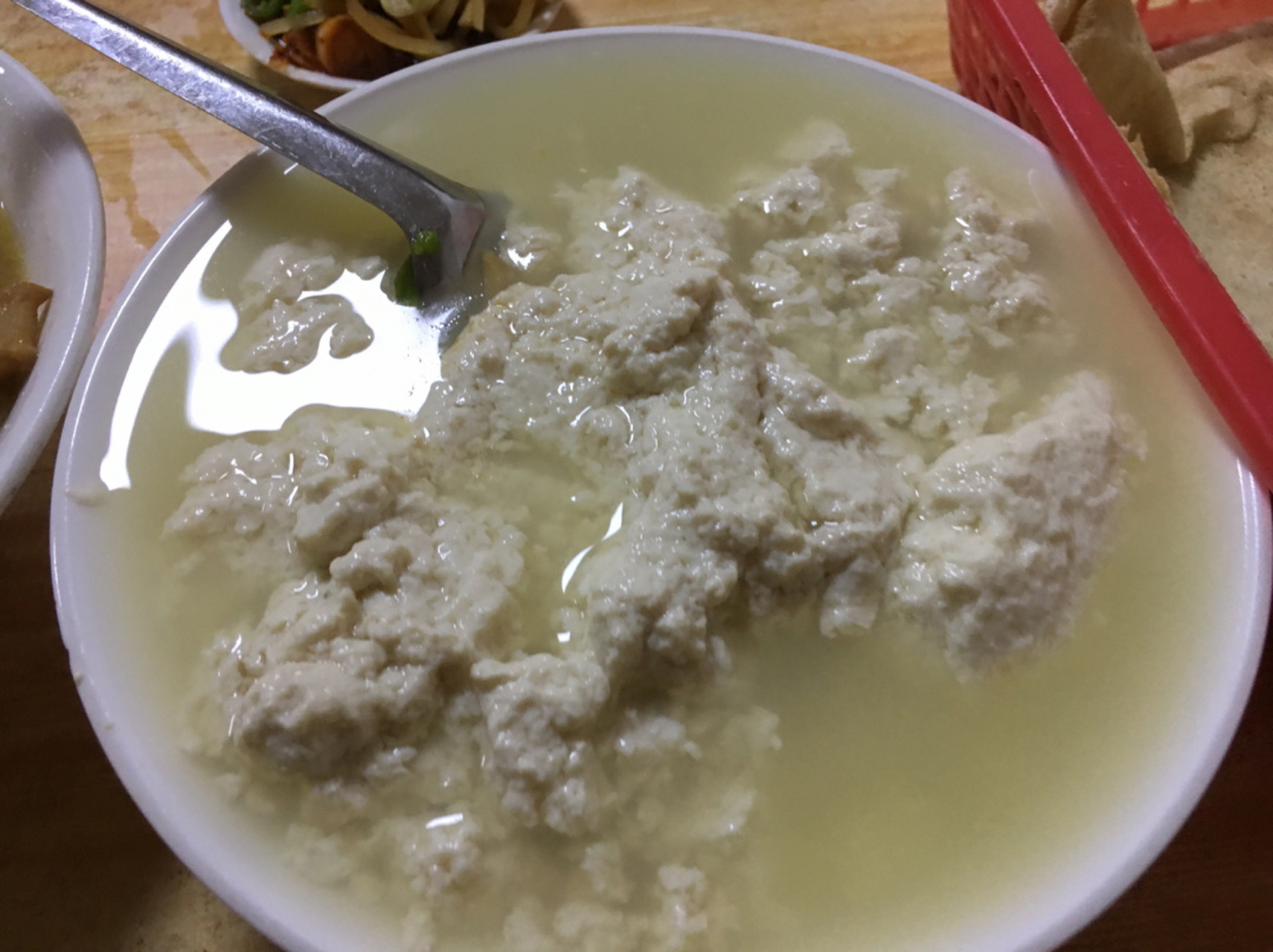 临沂河东区这家豆腐坊早餐很火爆 河东大柳树豆腐脑,老板:凌晨一点半