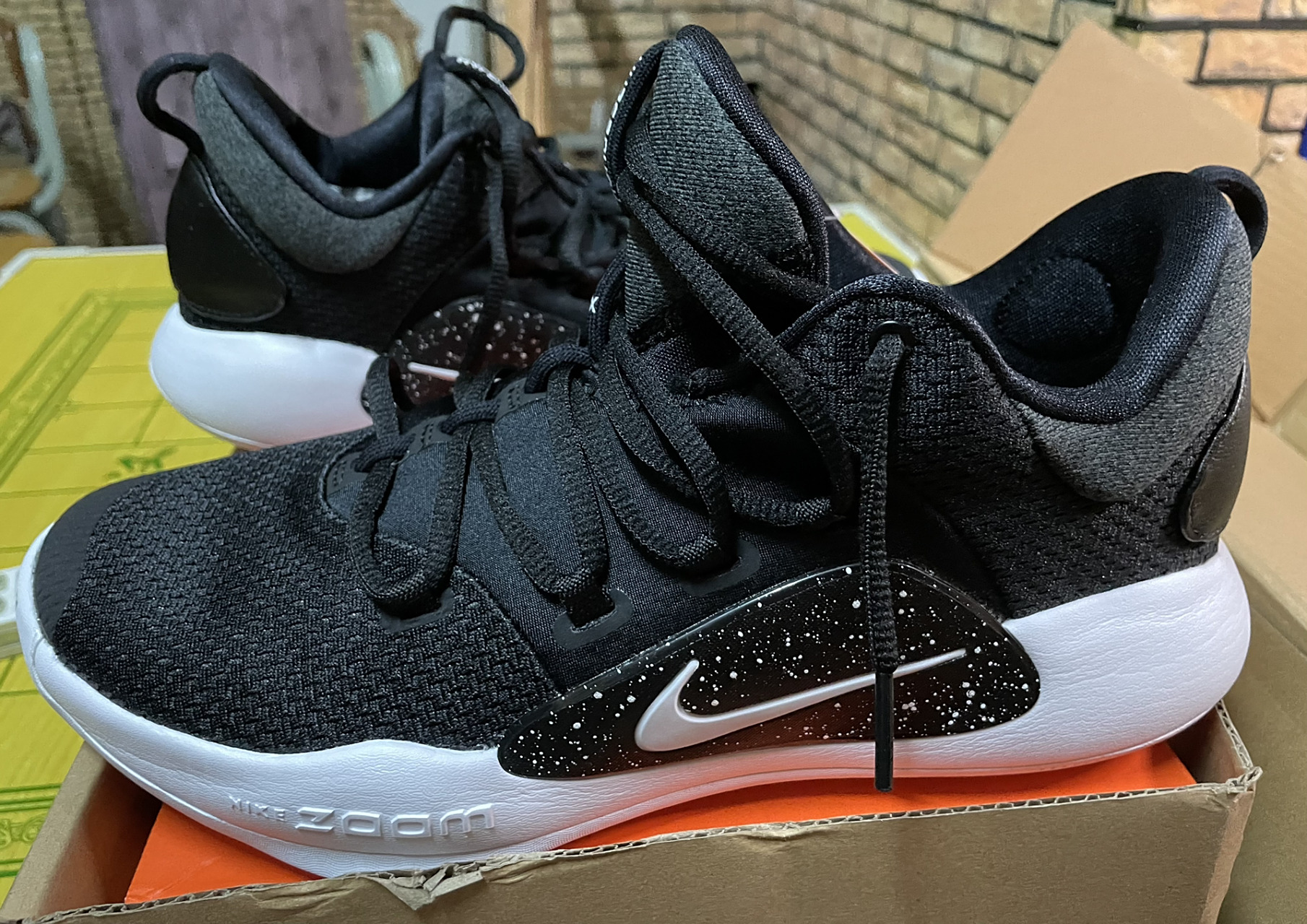 nike hyperdunk x(2018) low black white nike hyperdunk x(2018)