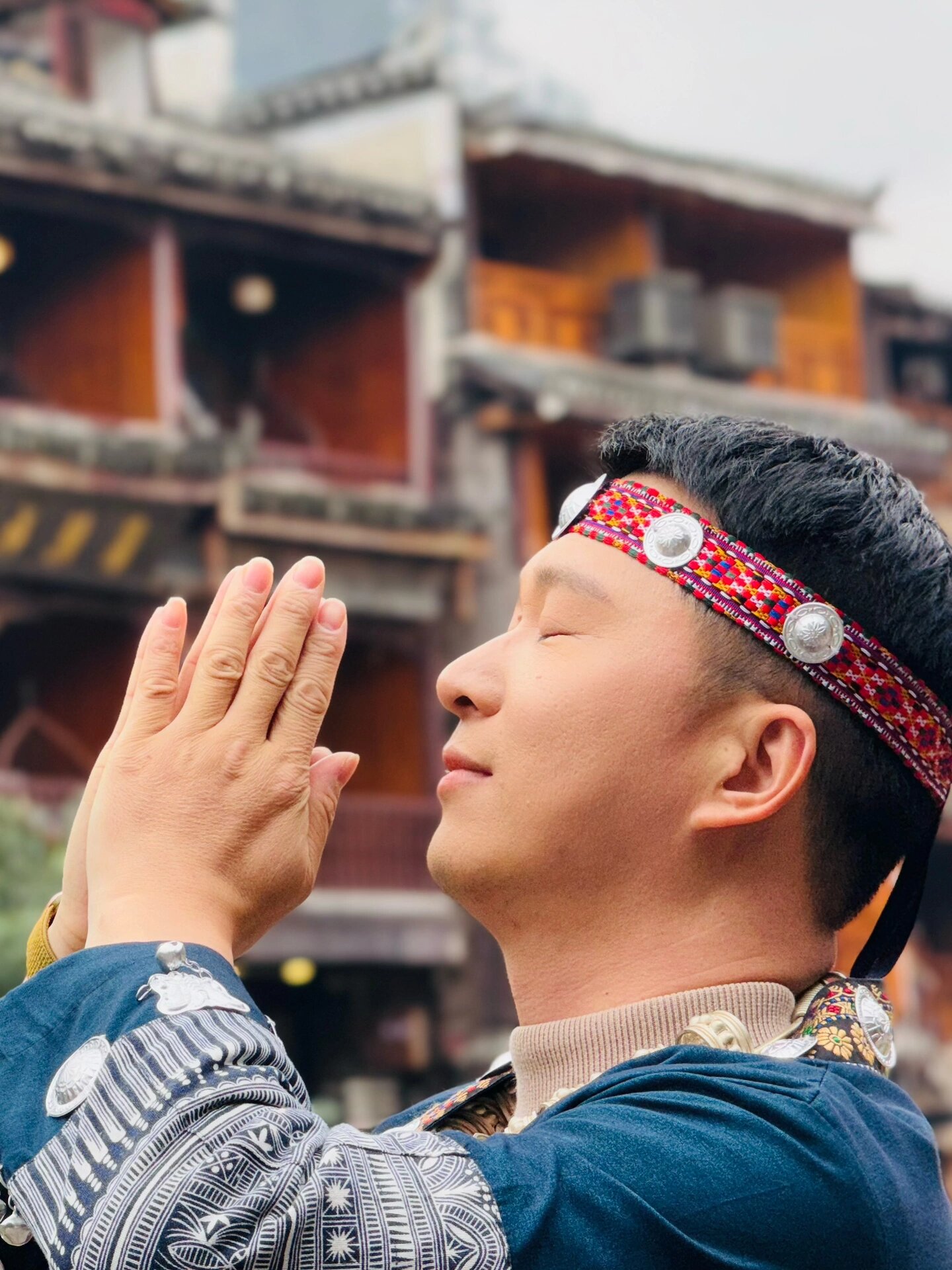 游戏里体现在各种人间游戏里它不恰恰表达了灵魂希望变化的渴望吗?
