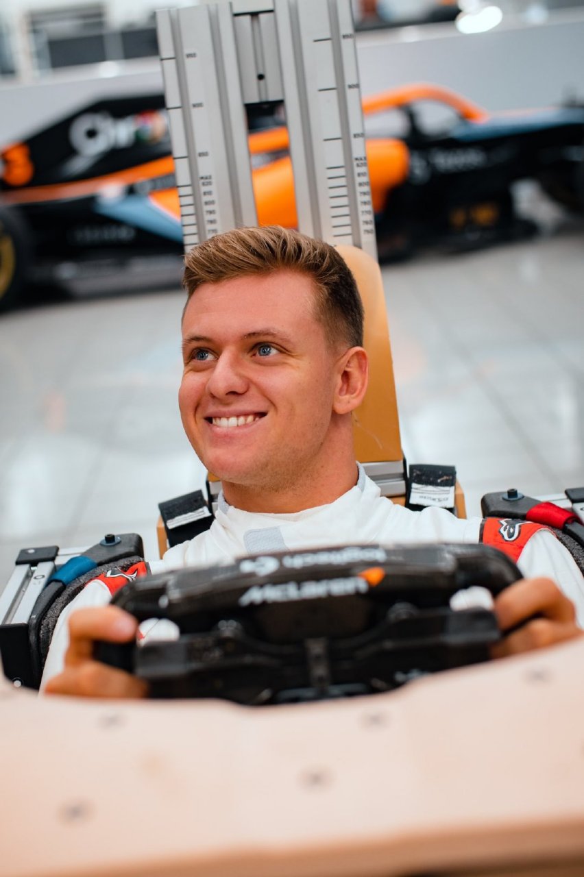 【f1】作为与梅赛德斯车队协议的一部分,米克·舒马赫在2023赛季还将