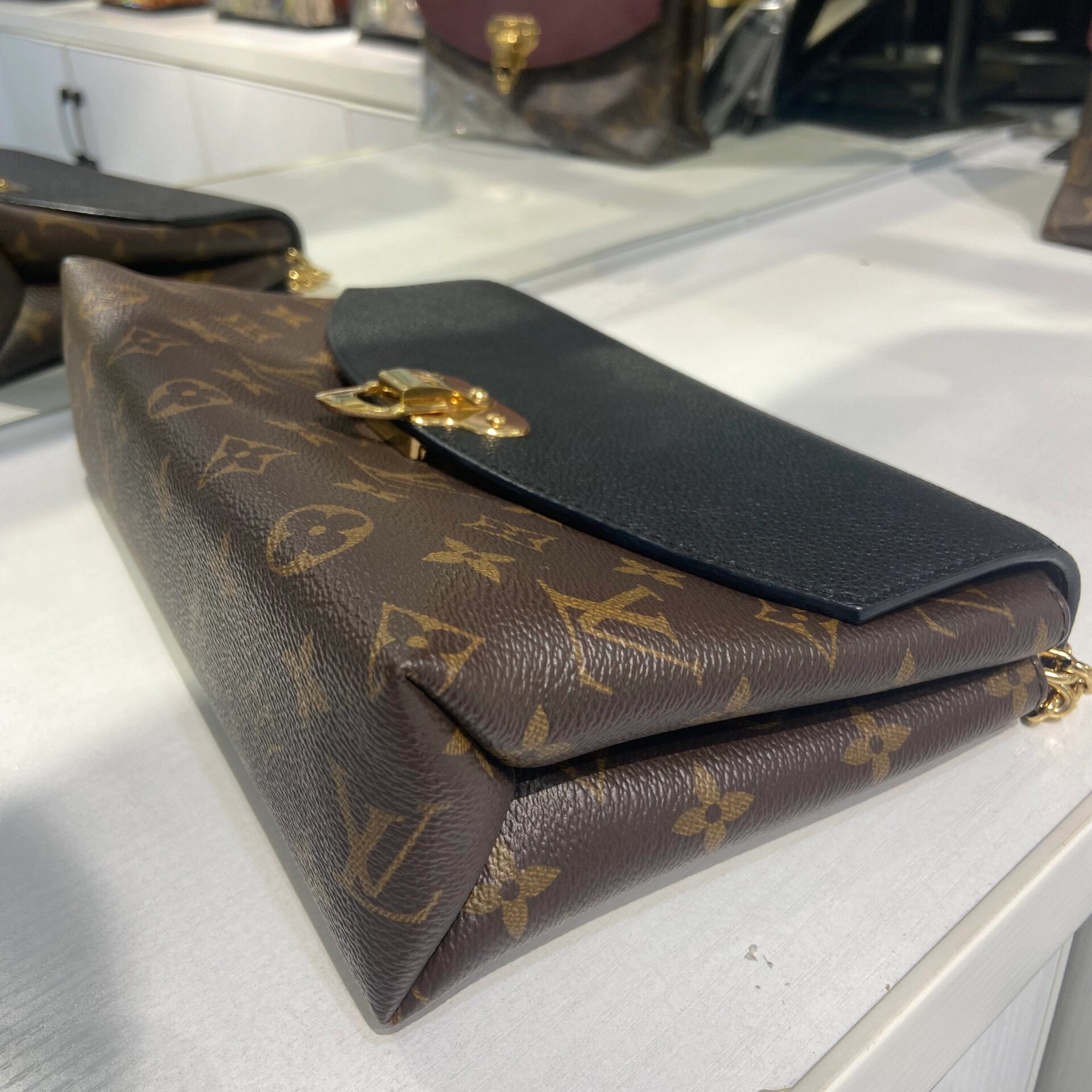 lv老花拼黑色信封包链条包 lv saint placide老花拼黑色信封包链条包