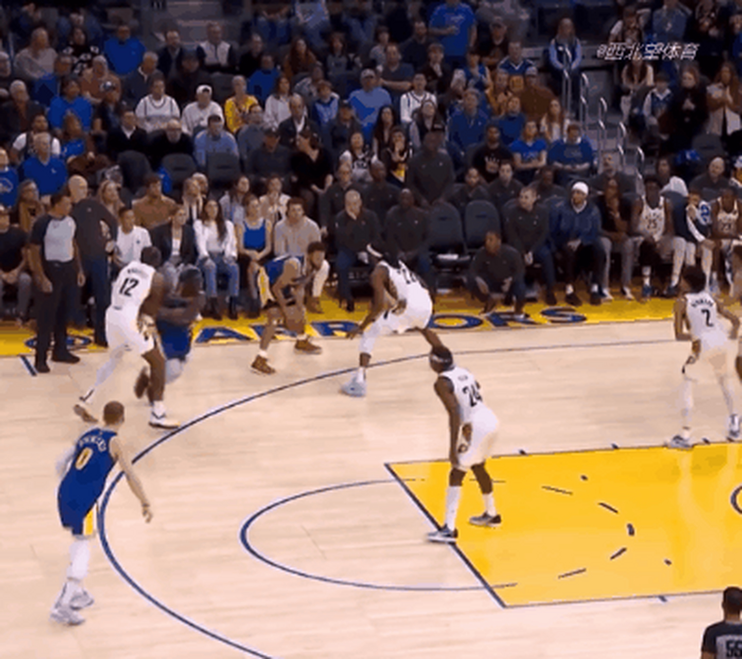 关键时刻,库里也被抓了"翻腕"!