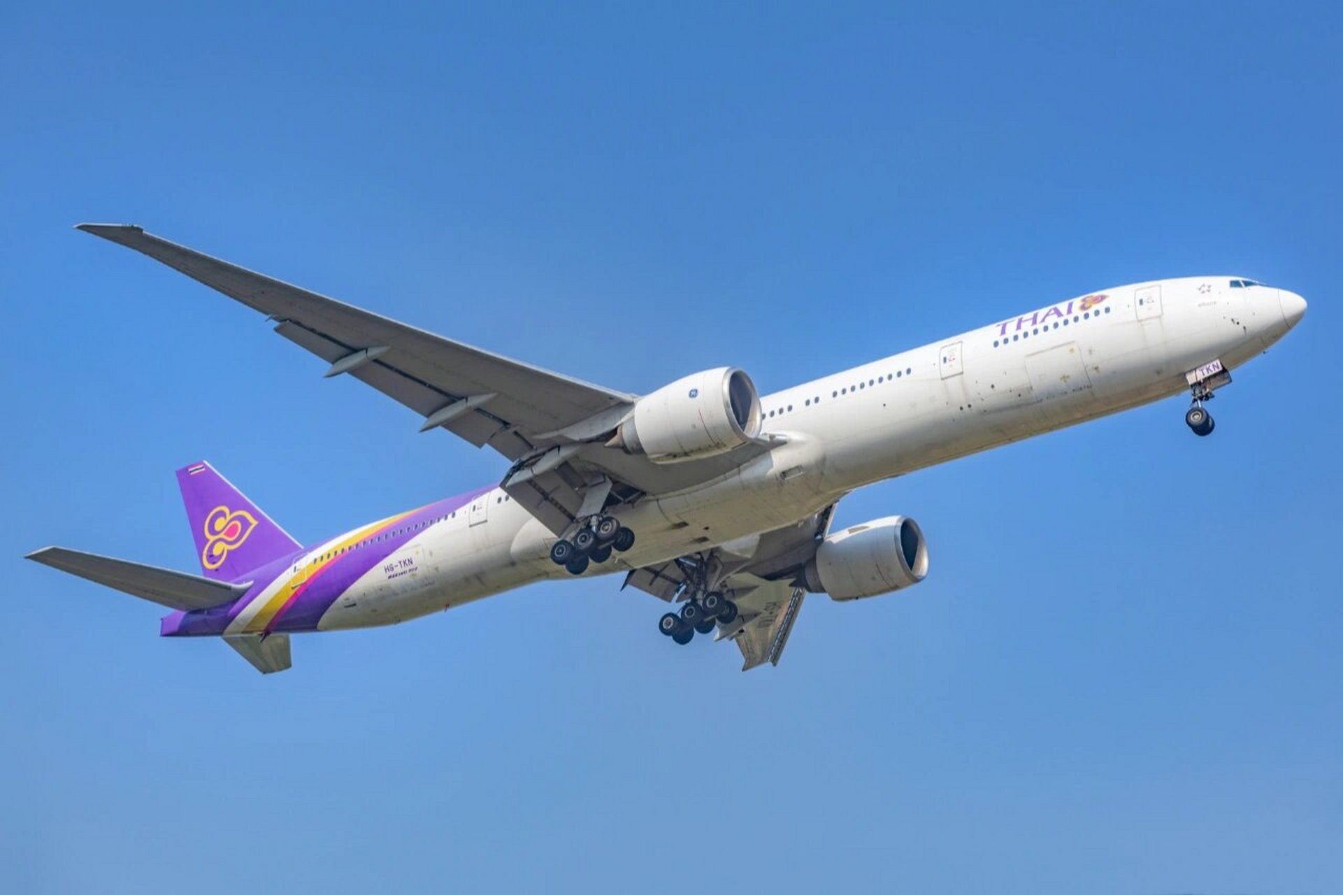 带你去拍大飞机 1-南方胖子 空客a380 2-中华航空 波音744 3-酷航航空