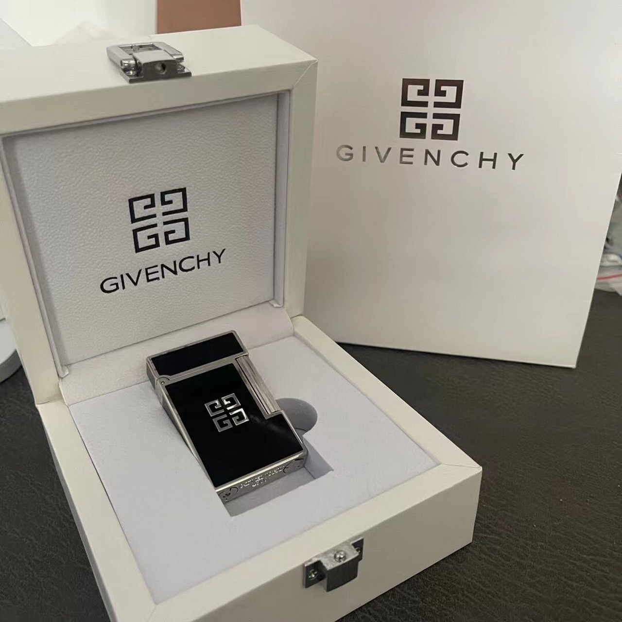 都彭纪梵希联名款朗声打火机 客户定制实拍赏析 情人节快到了,送给