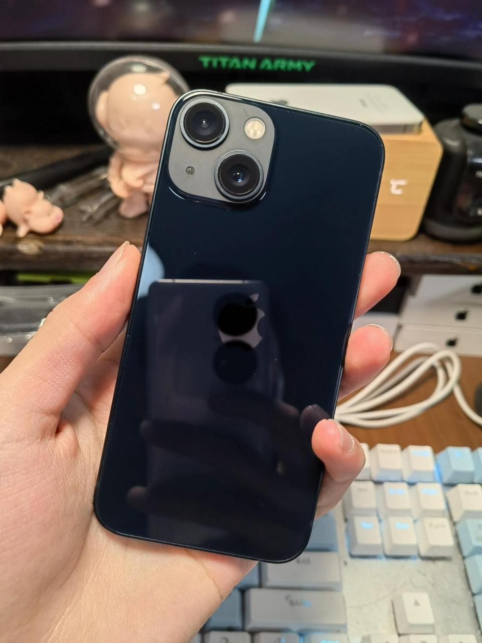 我目前卖的最好的是苹果小屏幕mini系列,至于为什么这么多人喜欢买