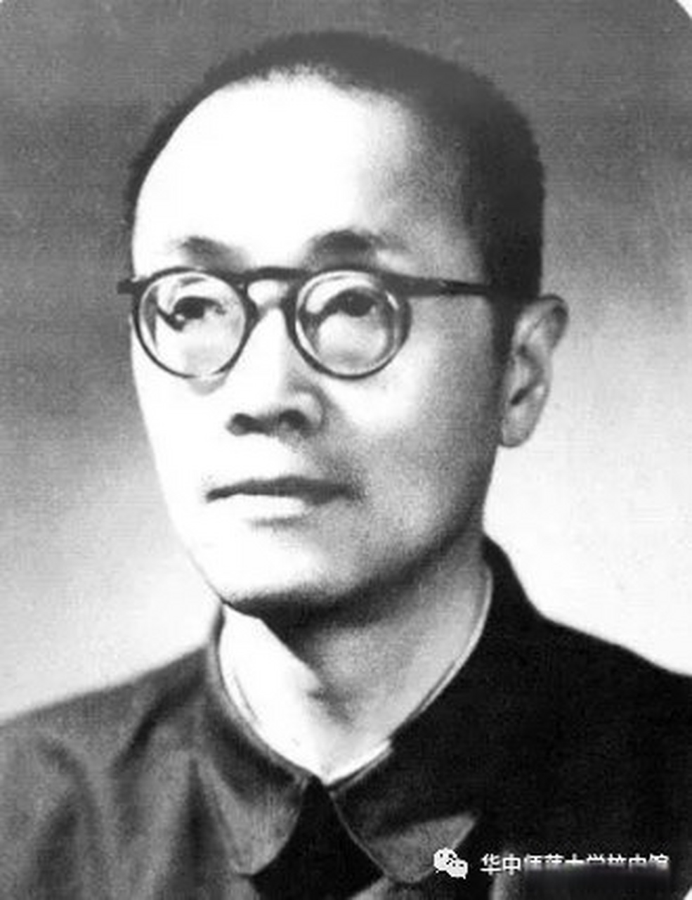 校史上的今天【范文澜任中原大学校长】1948年10月,中共中央决定