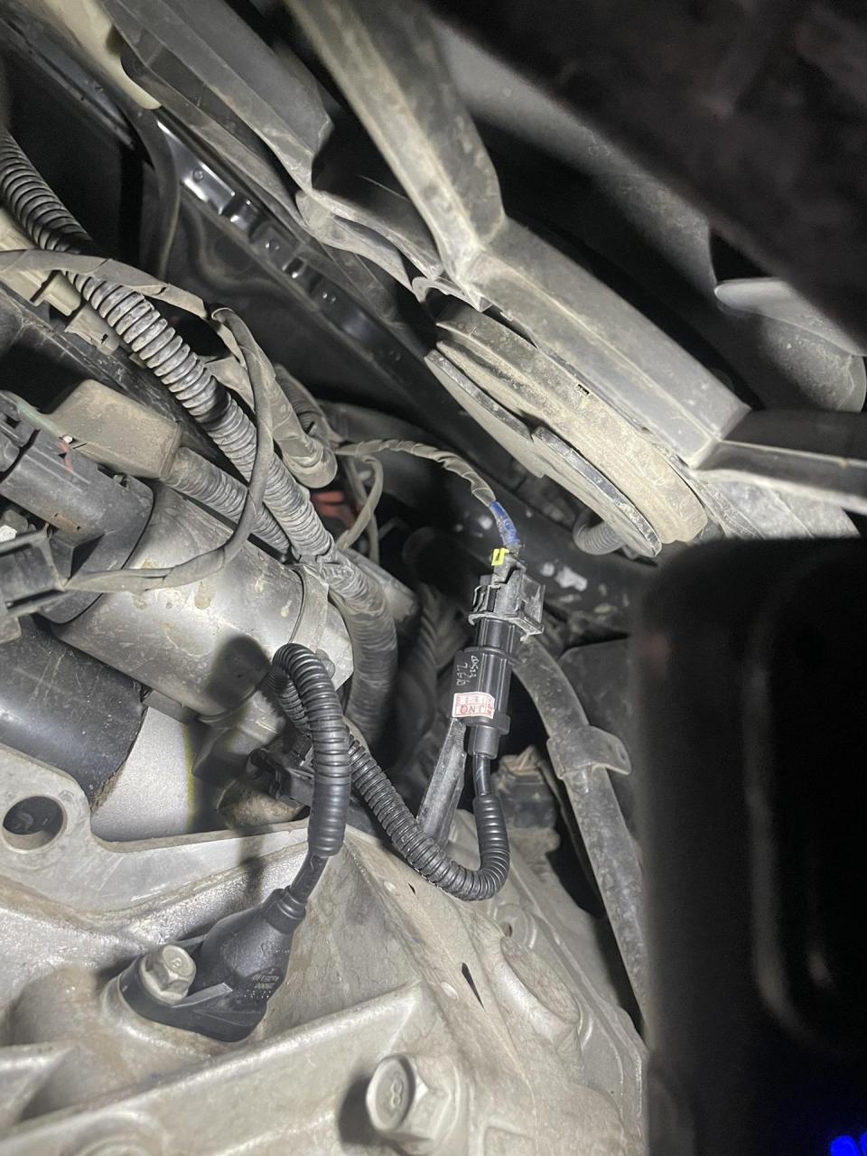 起亚k2 客户报修:启动困难,发动机故障灯点亮 更换曲轴位置传感器