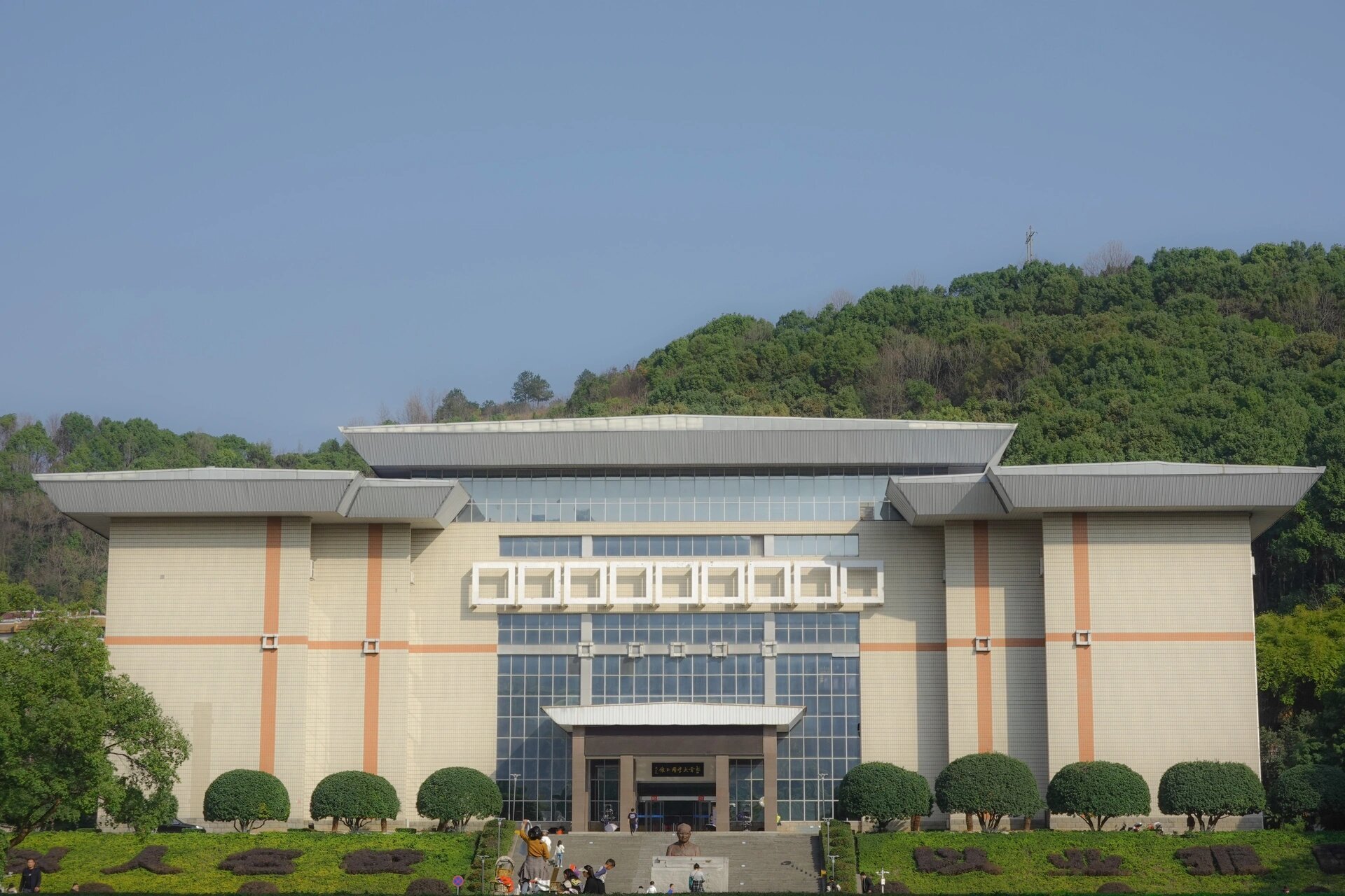 吉首大学校园风光图片