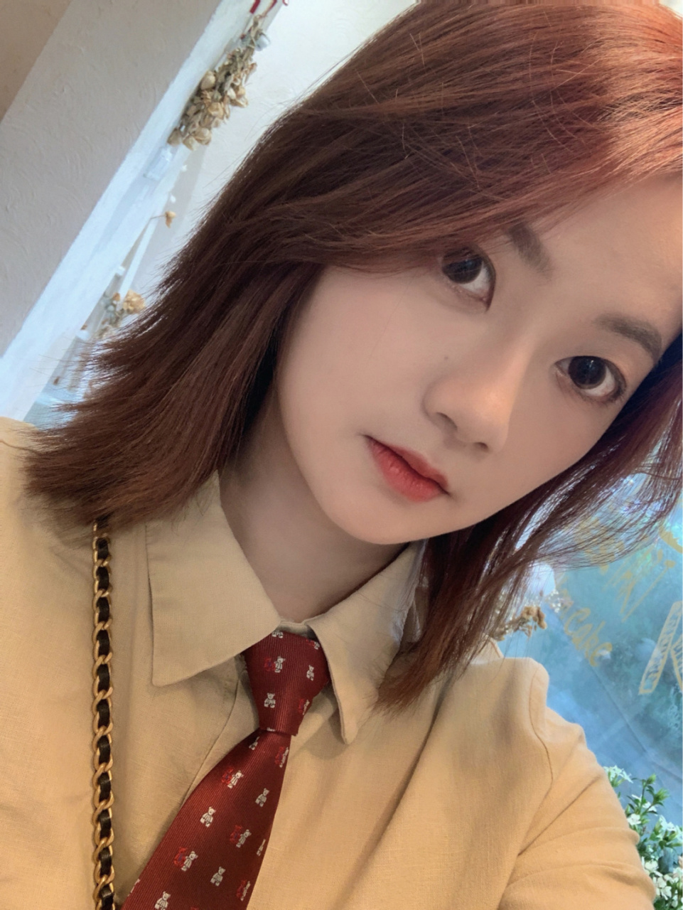 红醋栗色 - 因为上一次染了紫色99之后还有红色残留在头发中间一段