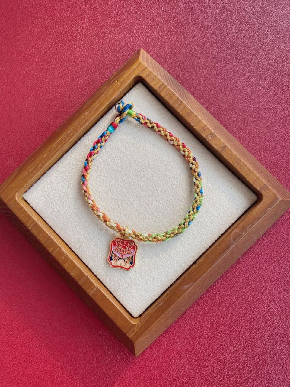 hi 我是大表姐 . 今天雍和宫又双叒叕上新啦 .