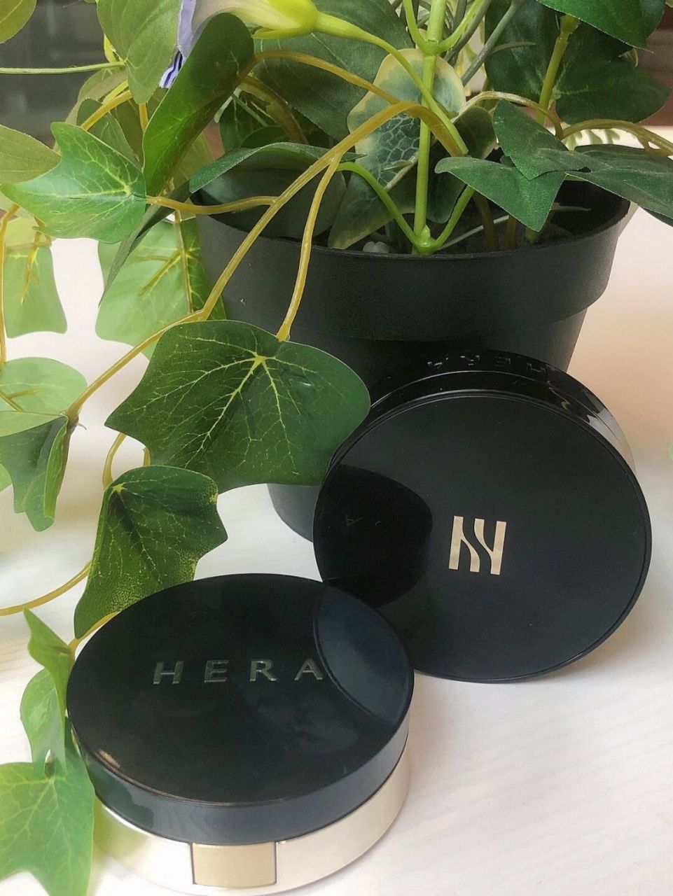 [亲吻] 新款hera黑金气垫的防水,防蹭妆效果比旧款更好,真的是那种