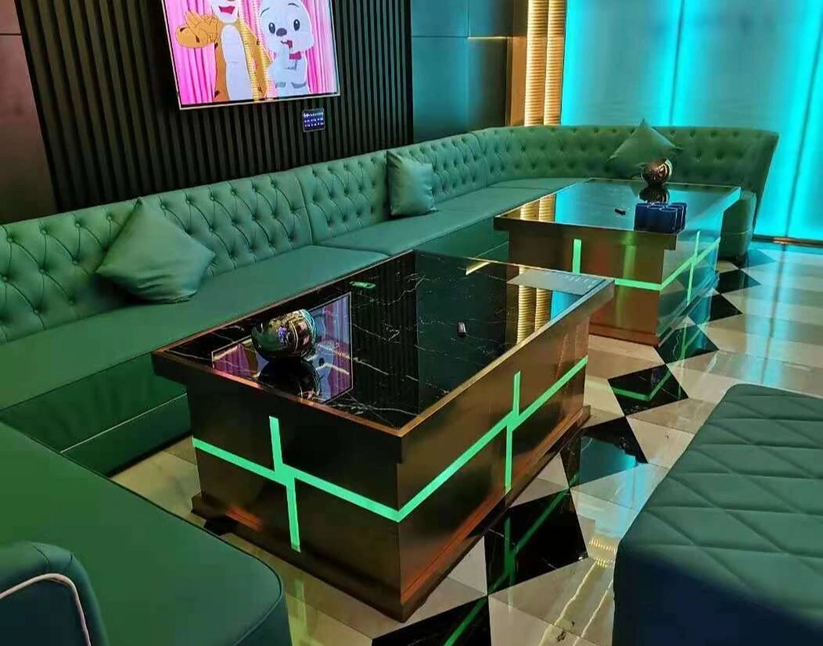 别墅家庭ktv沙发茶几私人豪华家庭ktv包厢装修图自己家用ktv包厢装修