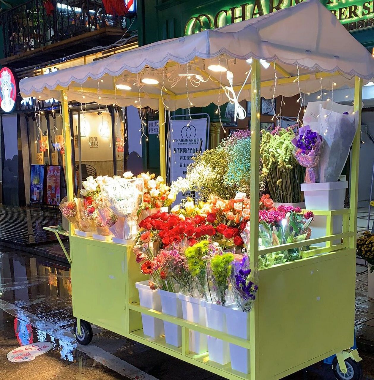 说说摆摊卖花挣不挣钱吧 通过我两个半月的摆摊经历告诉你:不一定